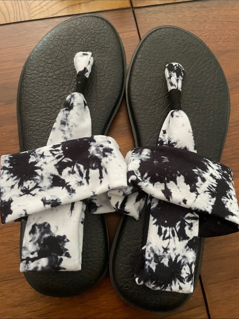 Sanuk Navy and White Tie-Dye Sling Sandals